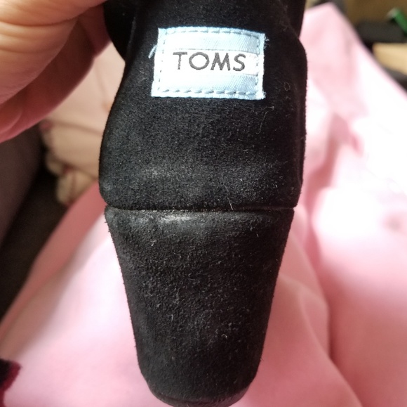 Tom's Black Wedges - Picture 2 of 4
